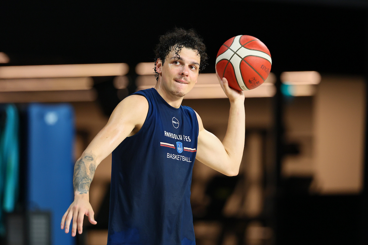 Anadolu Efes 2026–2027 sezonunu açtı
