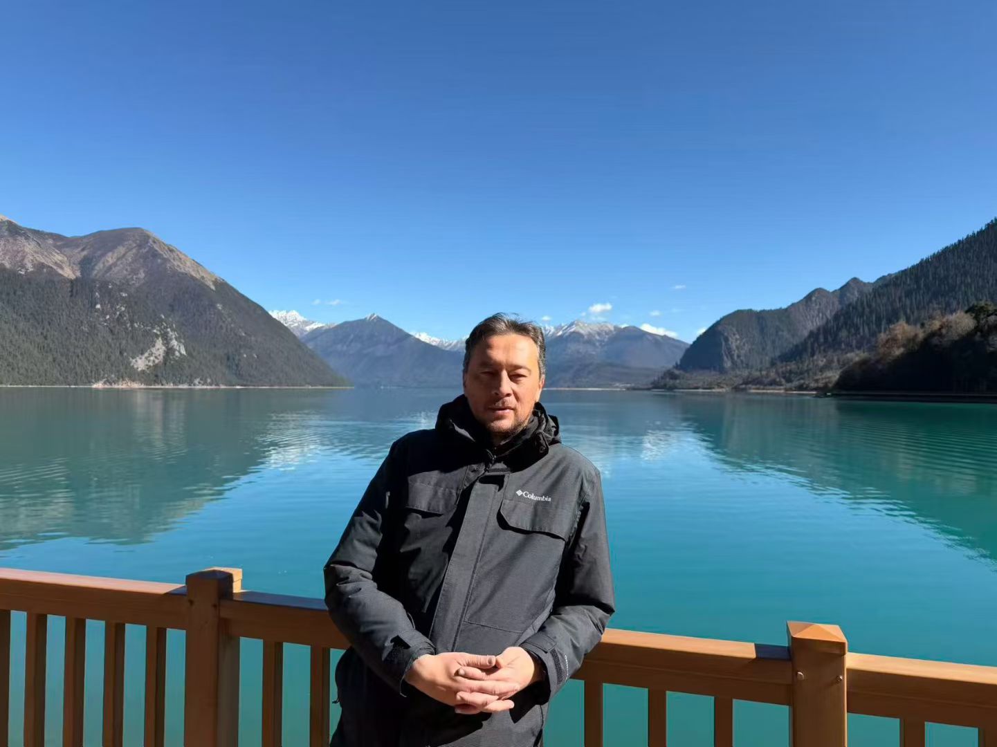 Berrak sular ve yeşil dağlarla değişen Çin