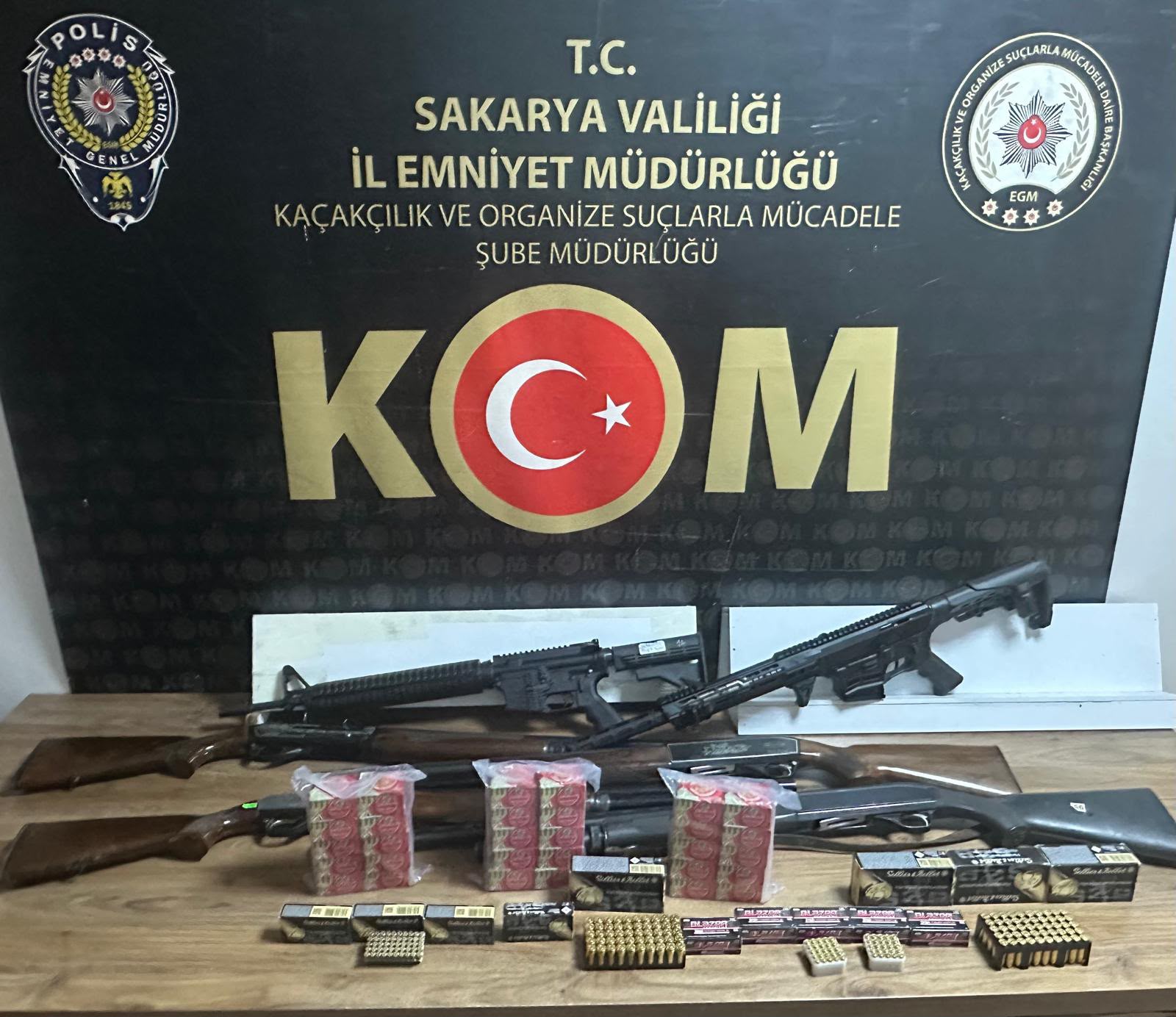 Sakarya’da 6 ruhsatsız tüfek ve 1600 fişek ele geçirildi