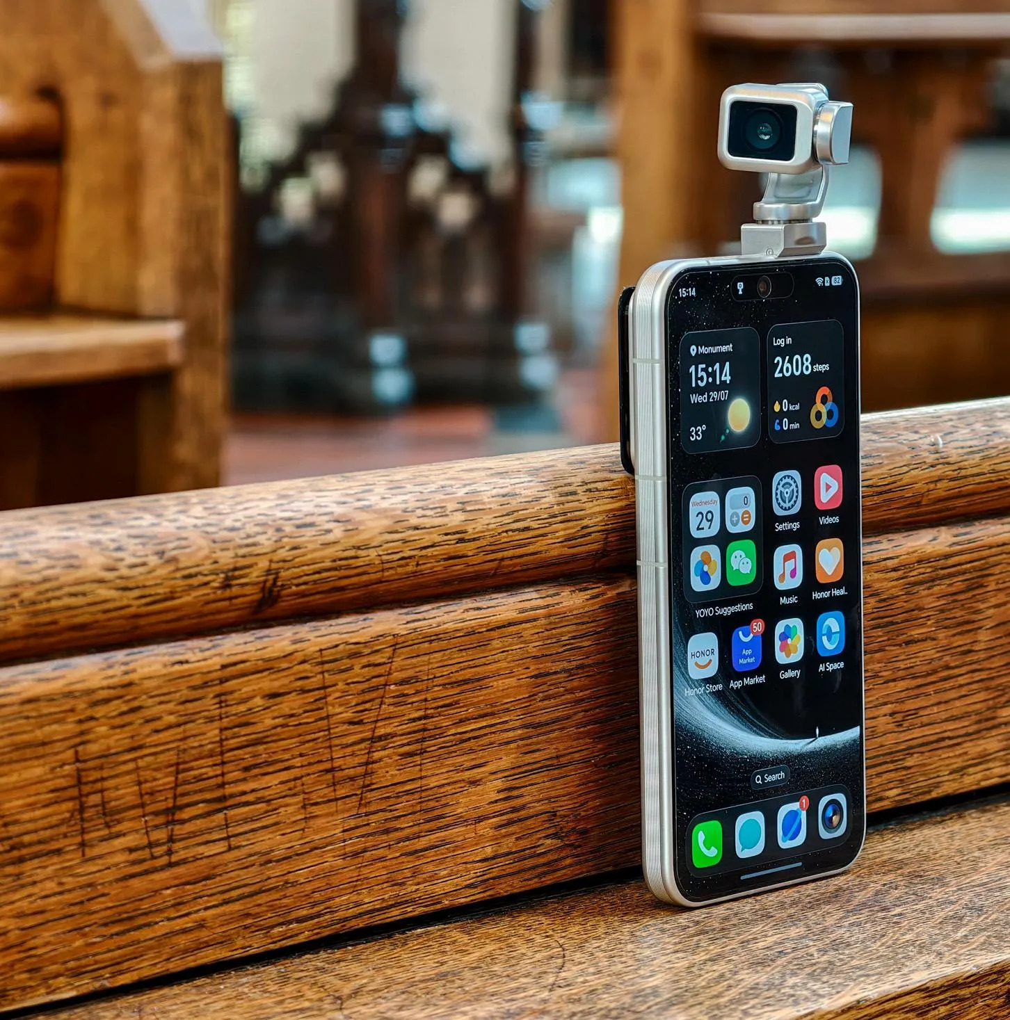 HONOR, sinematik çekim ve yapay zekaya beden kazandırdı: Robot Phone