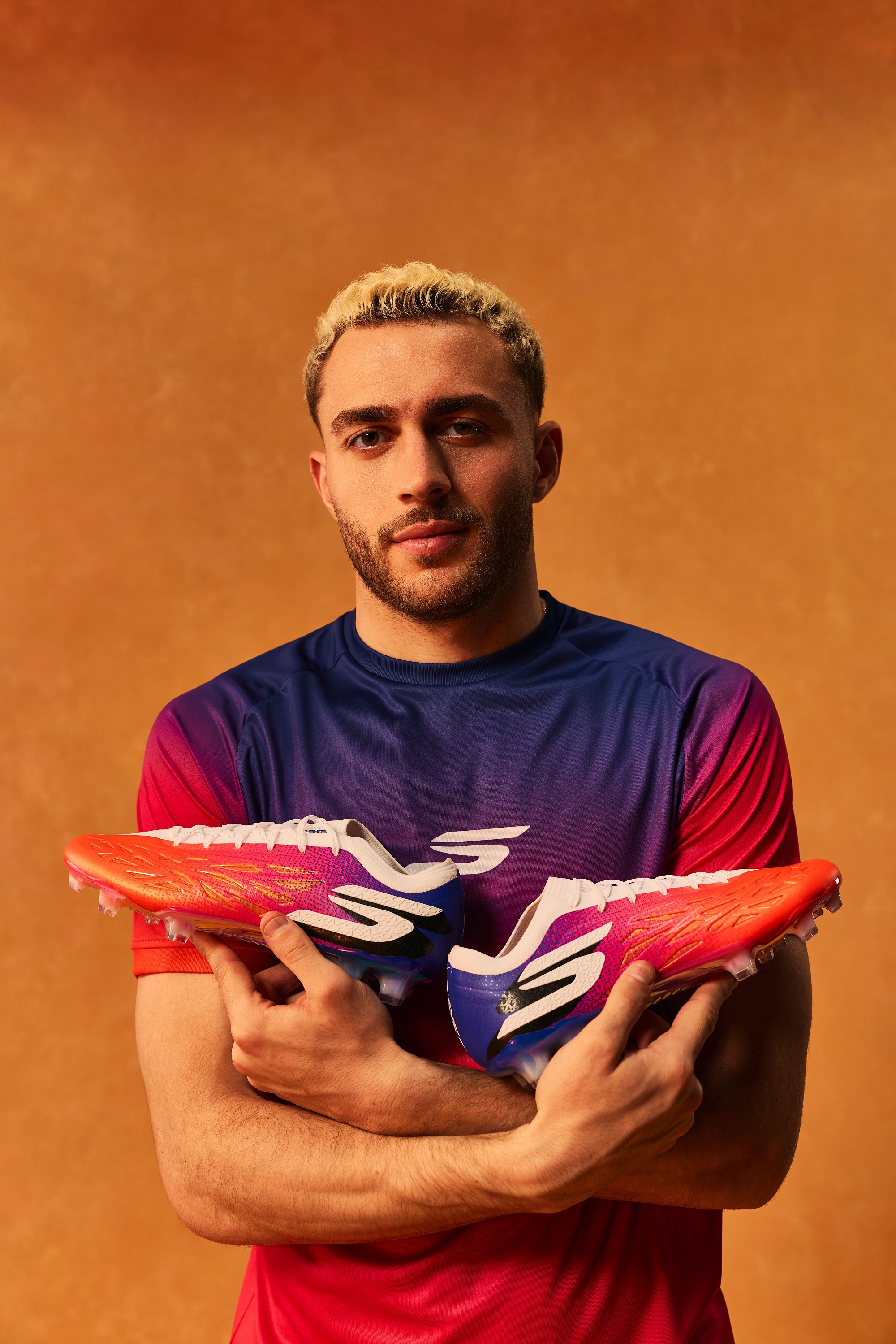 Skechers Football,“Sunset Pack” koleksiyonu ile yeşil sahalara konfor katmaya devam ediyor