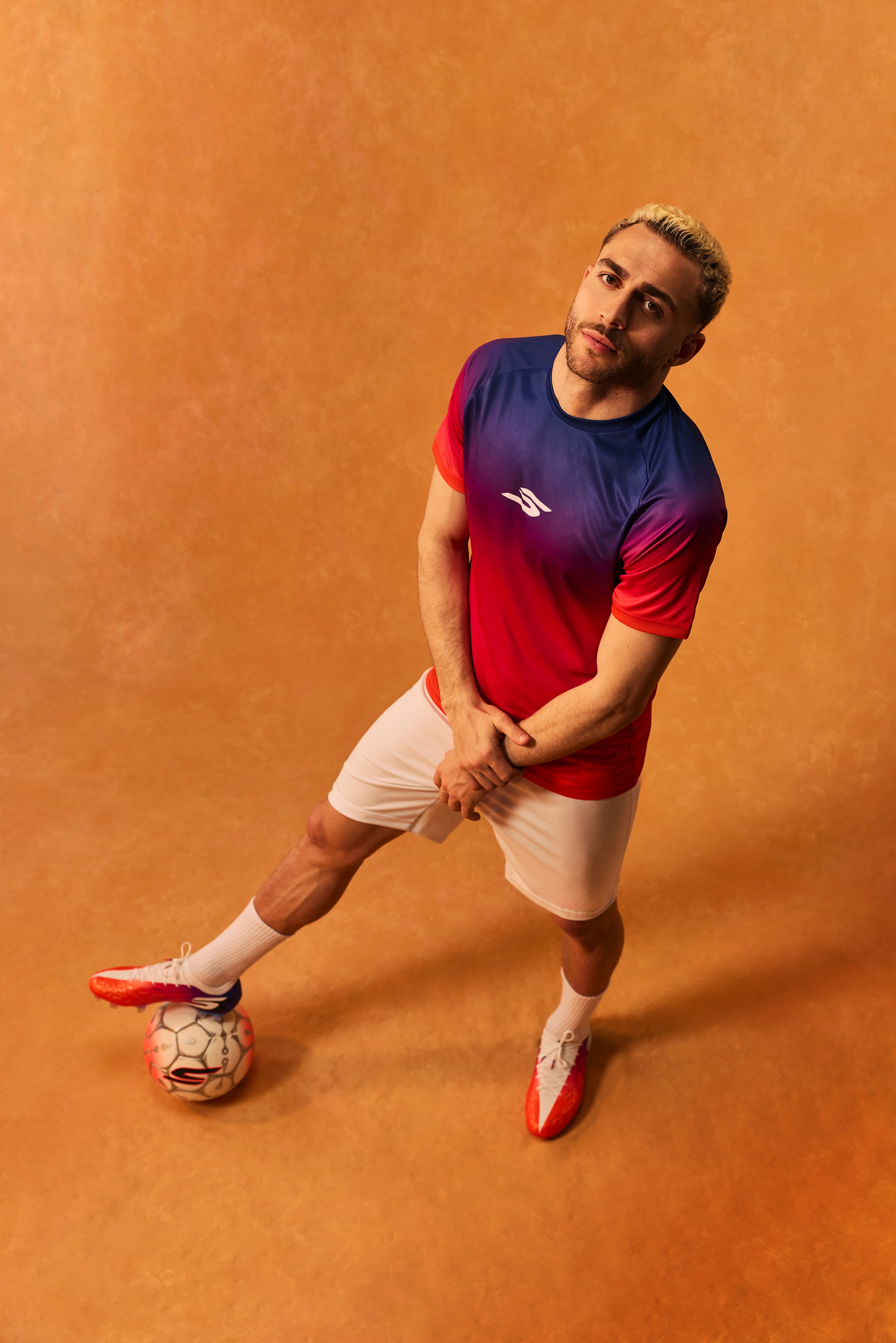 Skechers Football,“Sunset Pack” koleksiyonu ile yeşil sahalara konfor katmaya devam ediyor