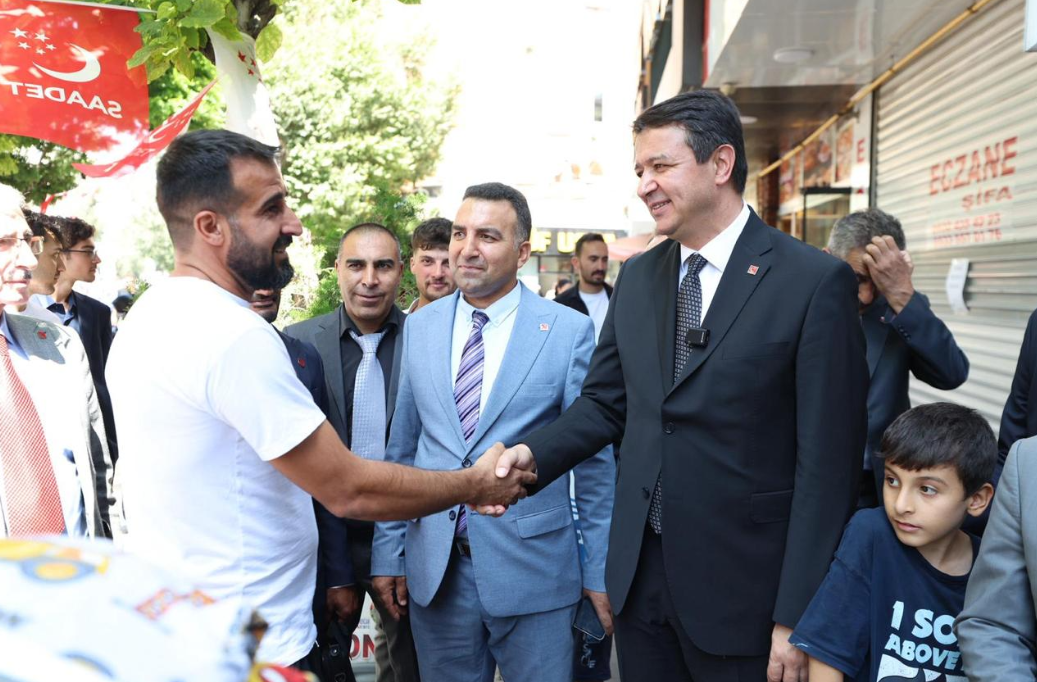 Arıkan Iğdır’da vatandaş ve esnafın sorunlarını dinledi