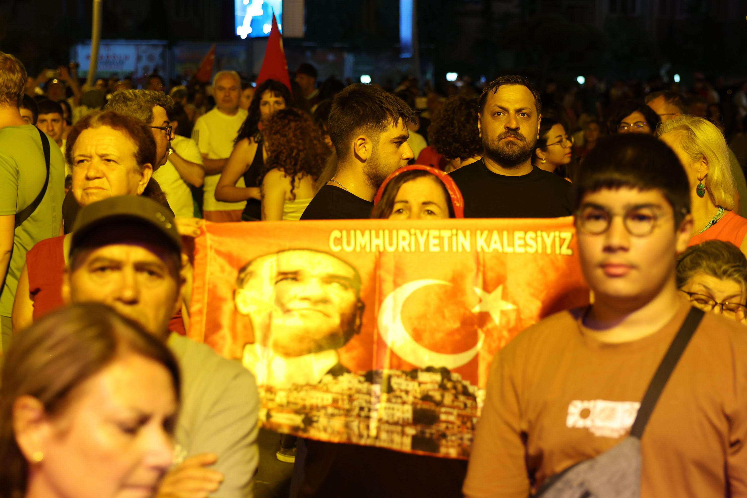 Marmaris’te 30 Ağustos Zafer Bayramı sessiz fener alayıyla kutlandı