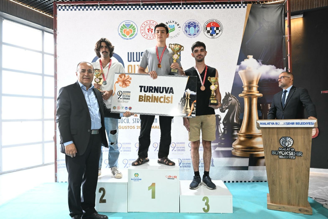 Uluslararası Altın Kayısı Satranç Turnuvası sona erdi
