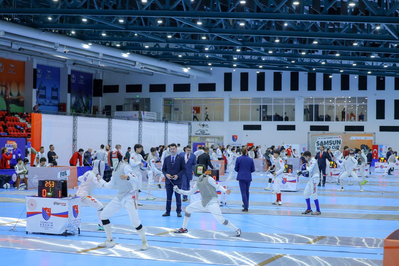 Yıldızlar ve Gençler Flöre Dünya Kupası Samsun’da başladı