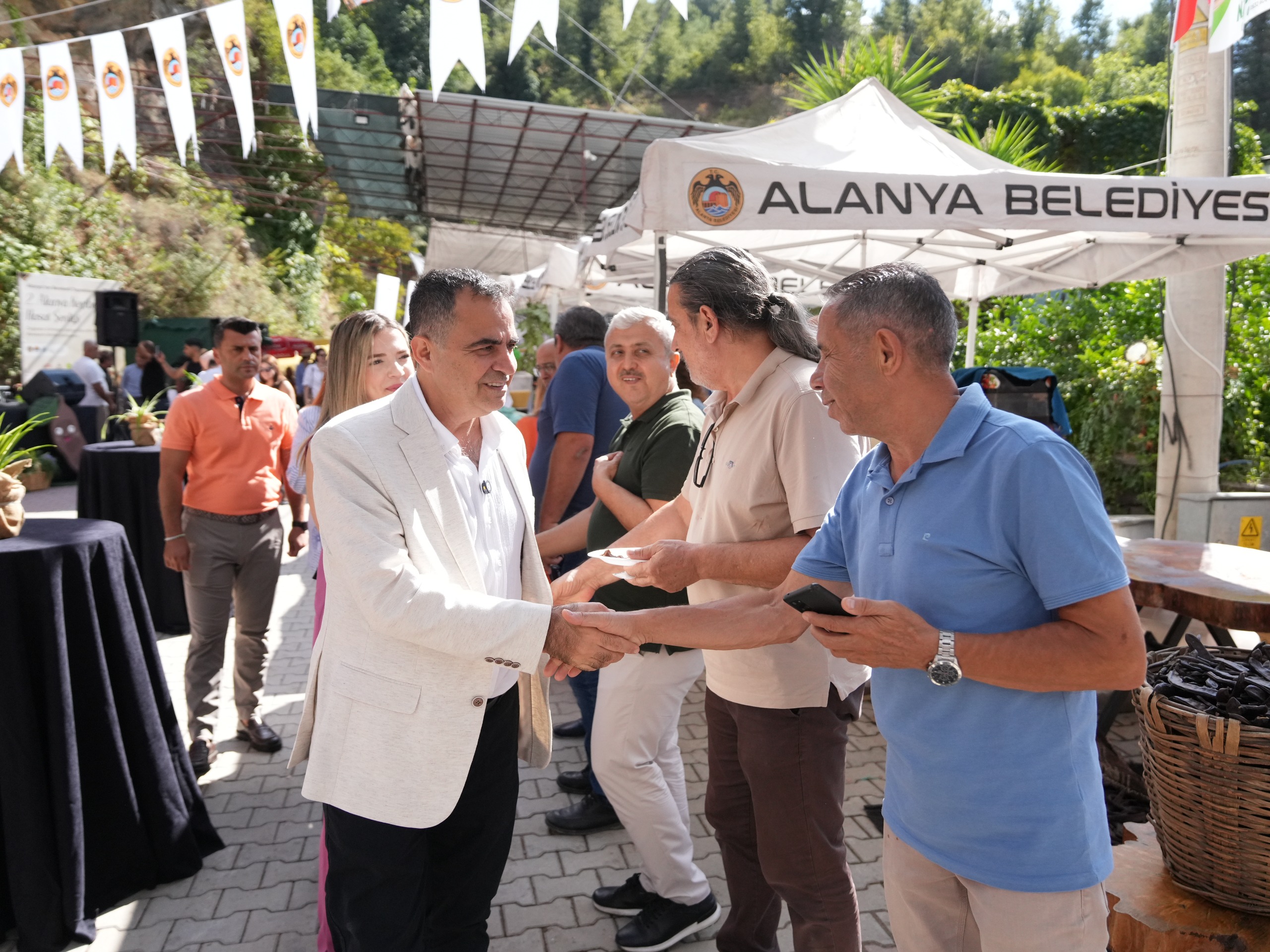 Alanya Keçiboynuzu Hasat Şenliği ikinci kez düzenlendi