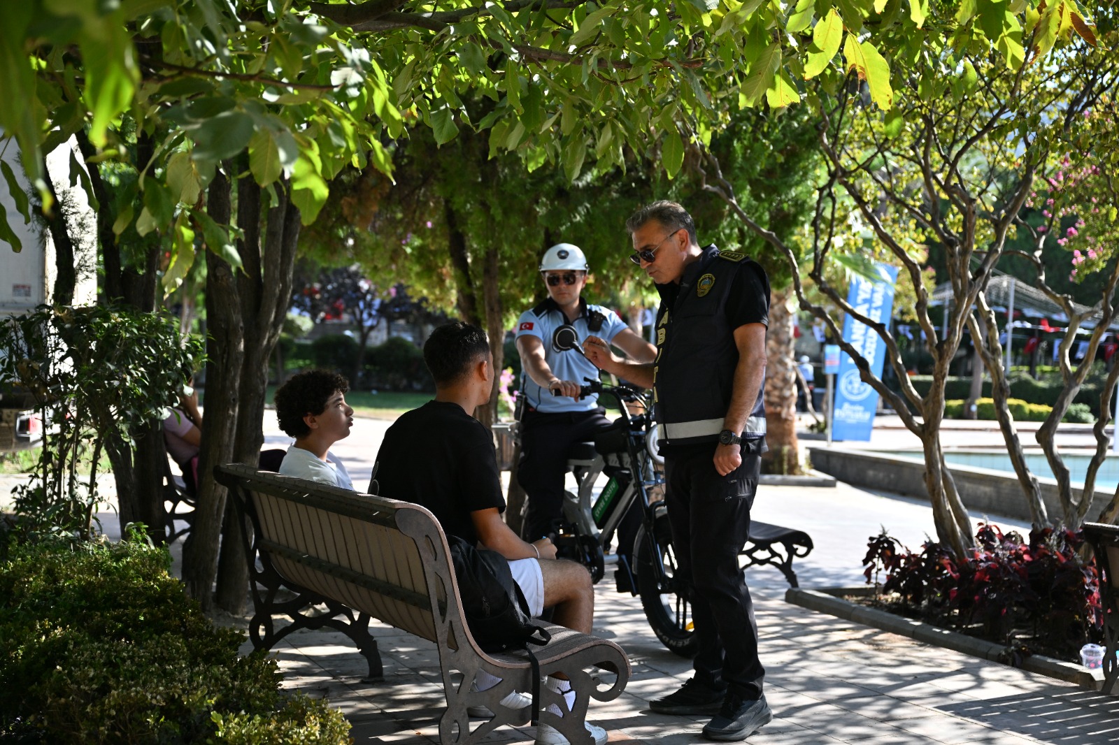 Manisa’da bisikletli zabıta ekipleri çevre denetimine başladı