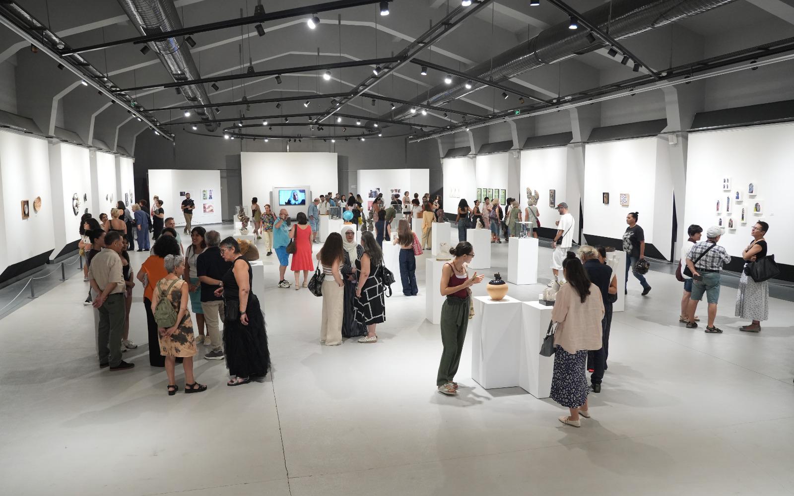 Kepez’de 50 sanatçının eseri “İz” sergisinde buluştu