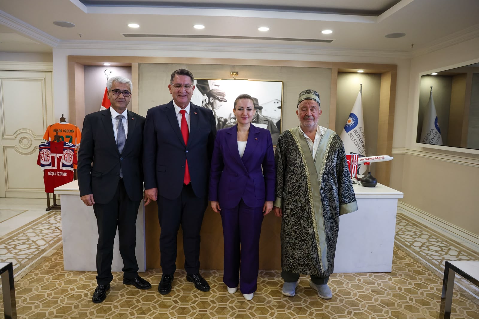 Başkan Vekili Özdemir, Ahi temsilcilerini ağırladı