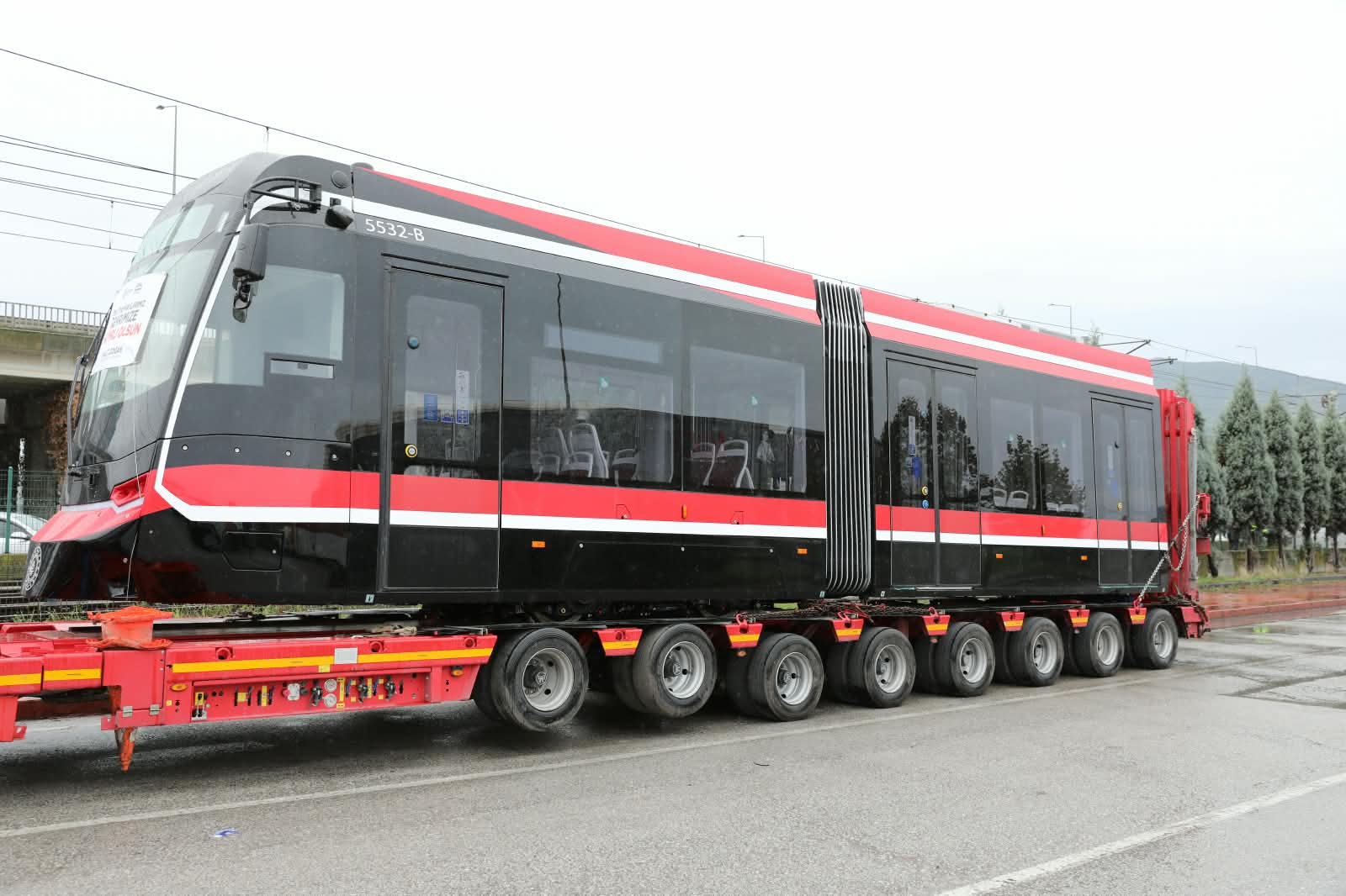 Samsun’a 12 yeni tramvaydan üçüncüsü ulaştı