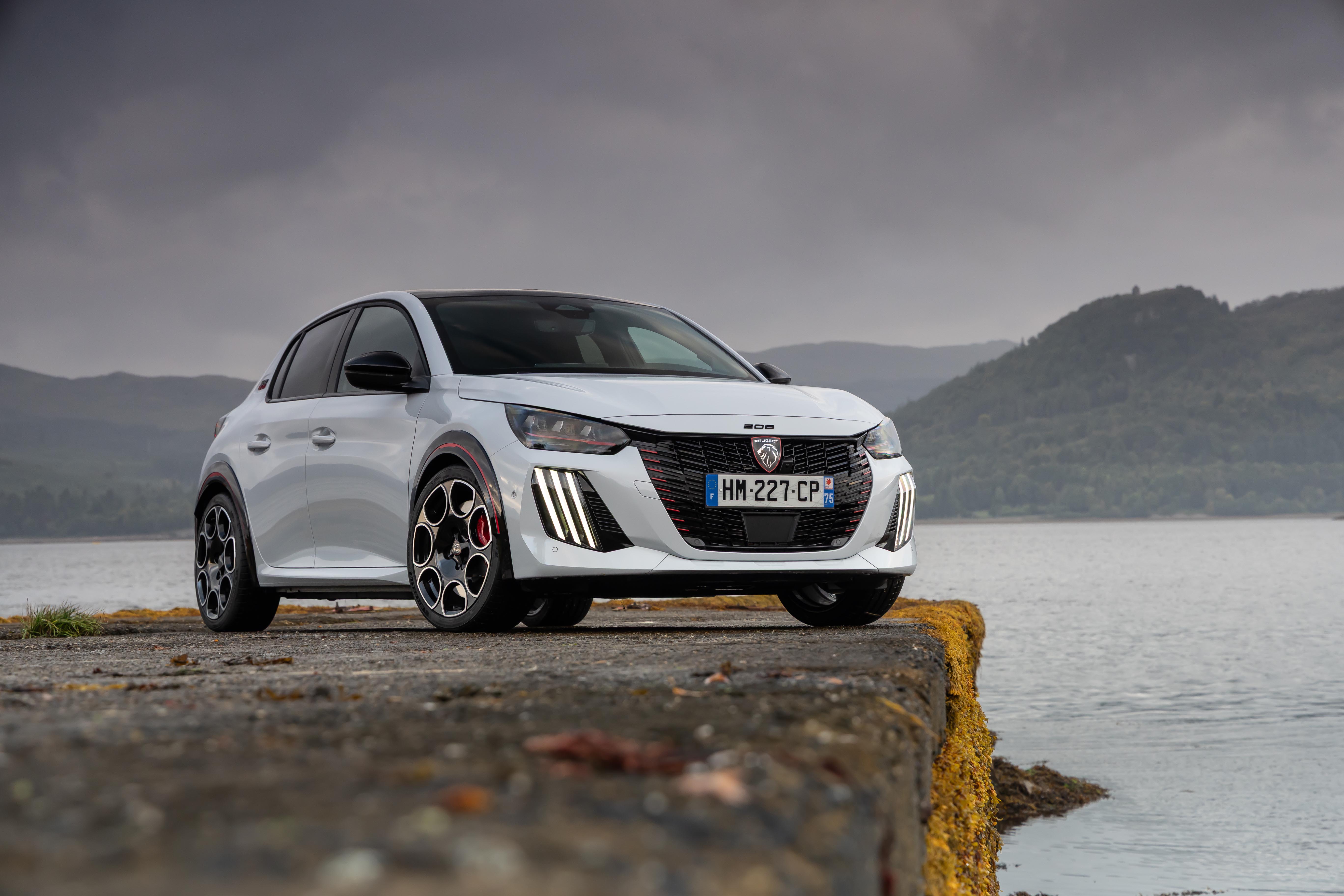 Yeni Peugeot E-208 GTi 2027’DE Türkiye’de yollara çıkıyor