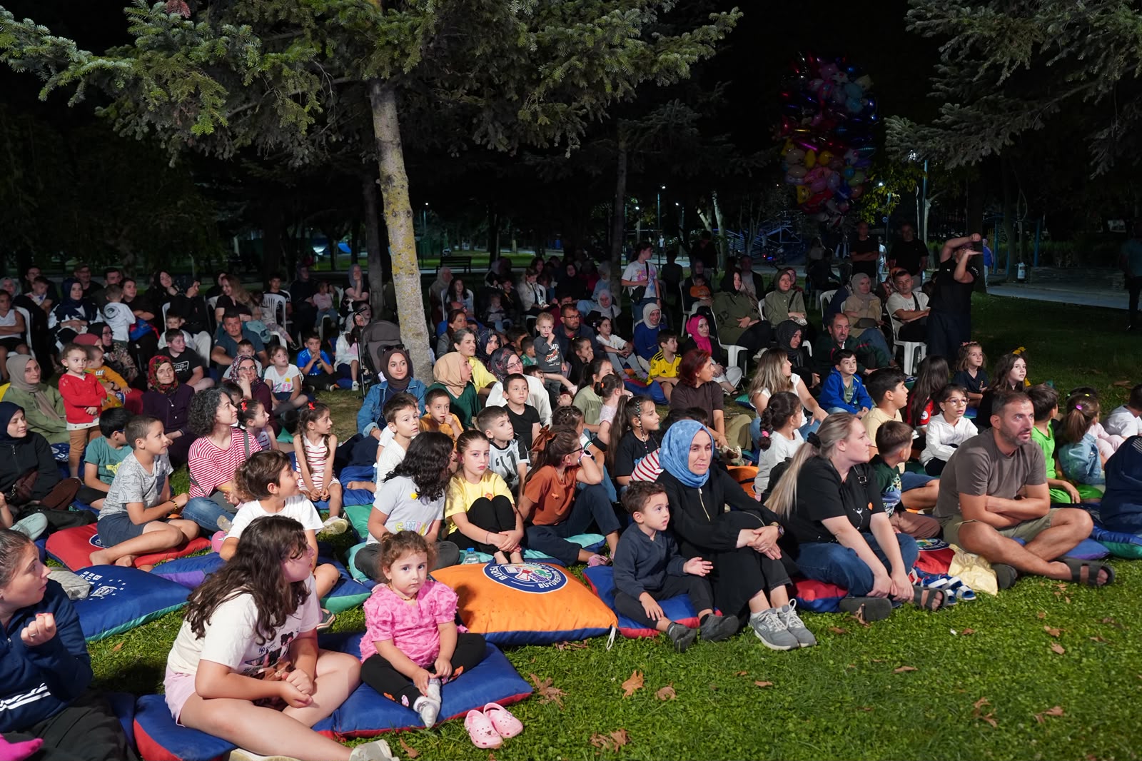 Başkan Aydın, Mobil Fest’te çocukların bilim heyecanına ortak oldu