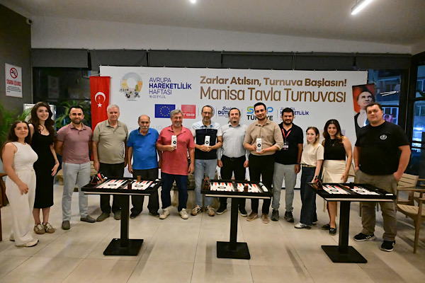 Manisa’da Avrupa Hareketlilik Haftası kapsamında tavla turnuvası düzenlendi