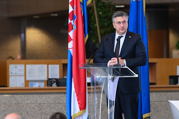 Plenkovic, Dekan Prof. Dr. Vuckovic ile bir araya geldi