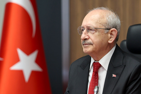 Kılıçdaroğlu, Yiğit Acar ve Tuğçe Doğan’ın nikah şahidi oldu