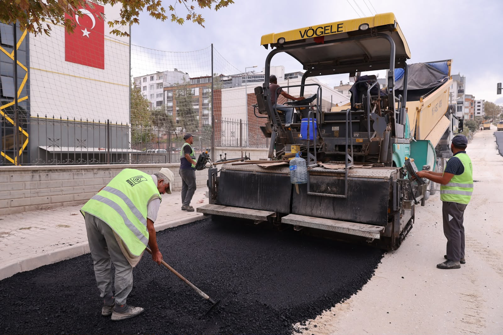 Mustafakemalpaşa’da altyapı çalışmalarının ardından üstyapı yenileniyor