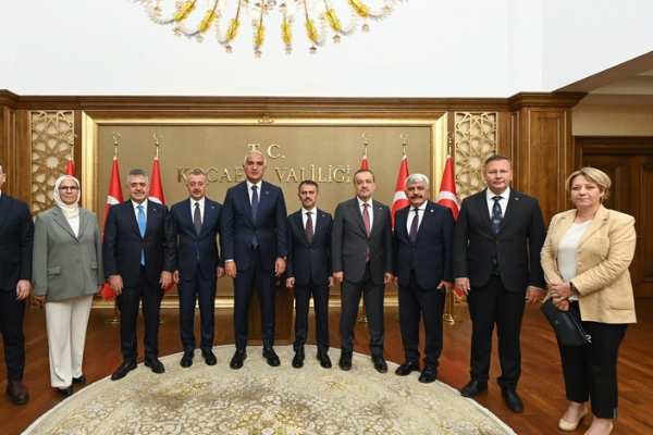 Bakan Ersoy, Kocaeli Valiliğini ziyaret etti