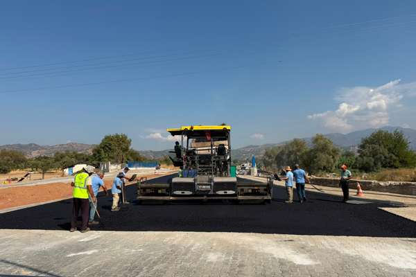 Aydın’ın 17 ilçesinde yol yapım ve yenileme çalışmaları sürüyor