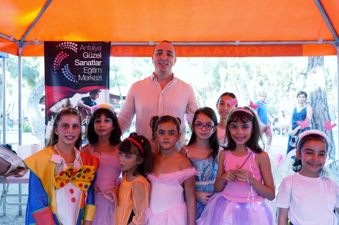 Konyaaltı’nda ‘Okula Merhaba Şenliği’ düzenlendi