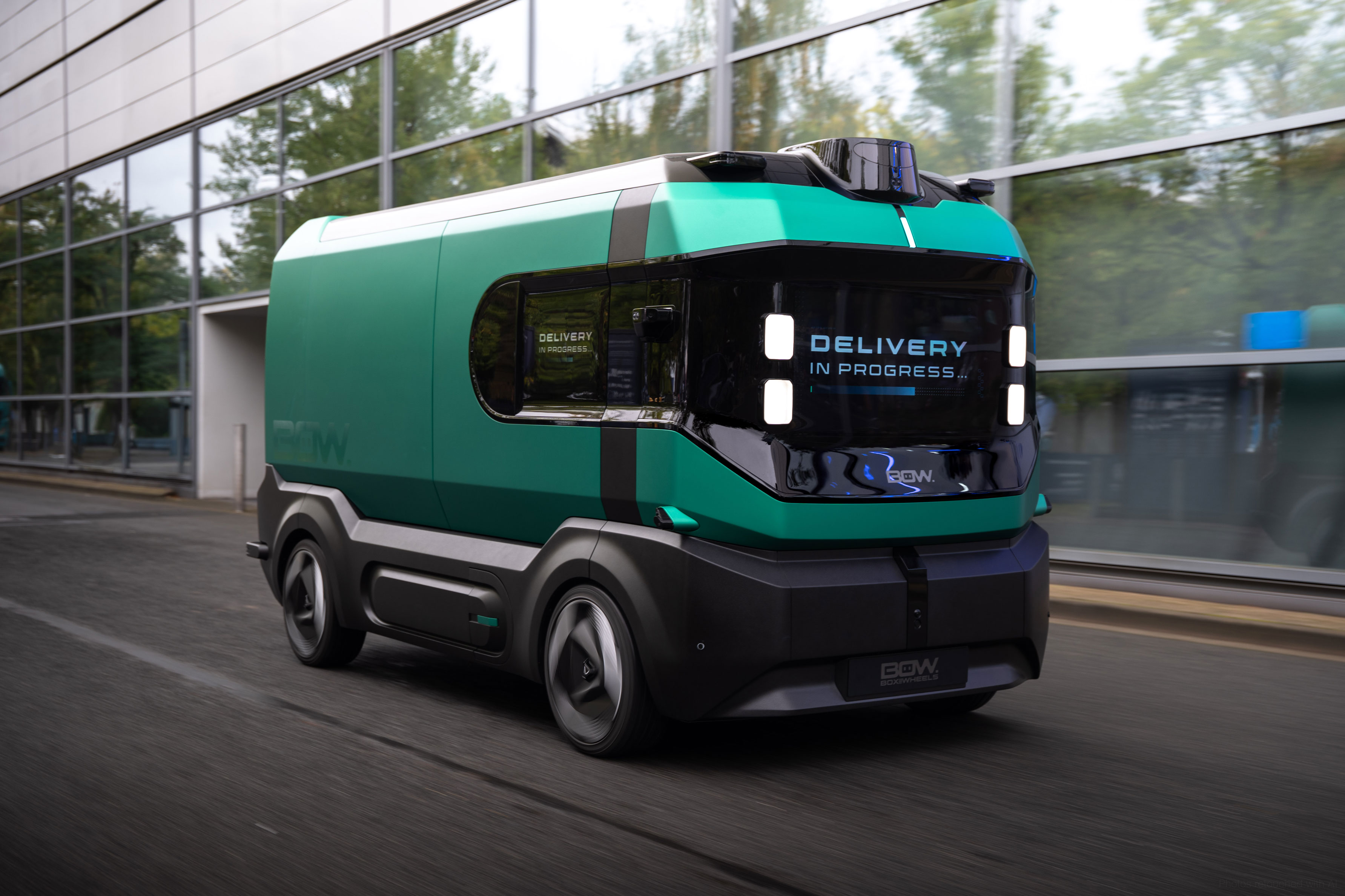 Stellantis Pro One ve UQI Robotics Box-on-Wheels konseptini hayata geçiriyor!