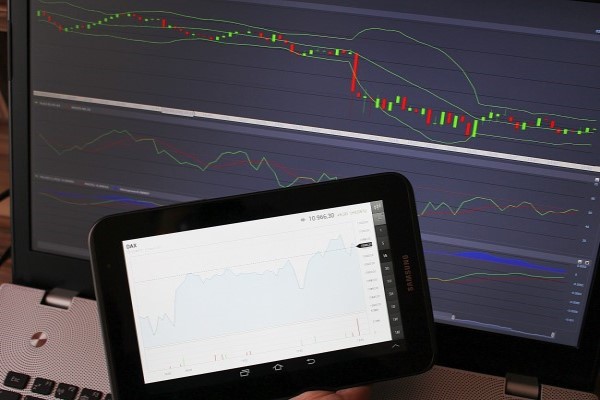 BIST 100 endeksi 14 bin 394 puandan kapandı