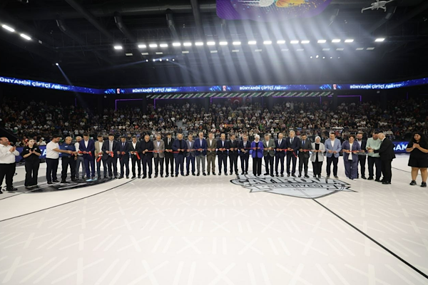 Çayırova Belediyesi Spor Kompleksi hizmete açıldı