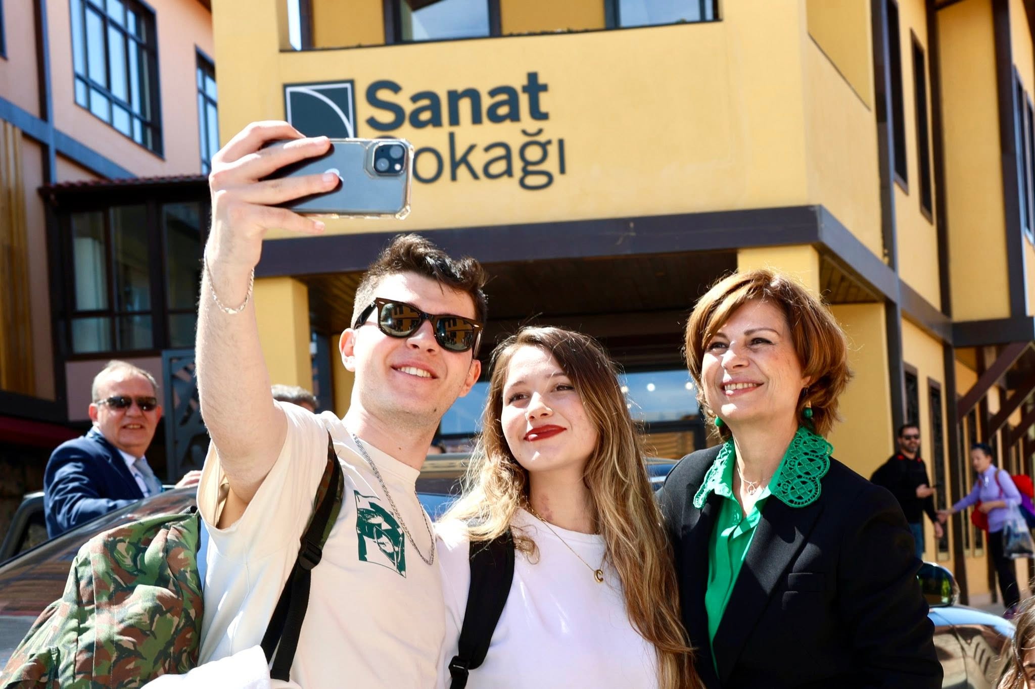 Eskişehir Büyükşehir Belediyesi’nden üniversite öğrencilerine eğitim desteği
