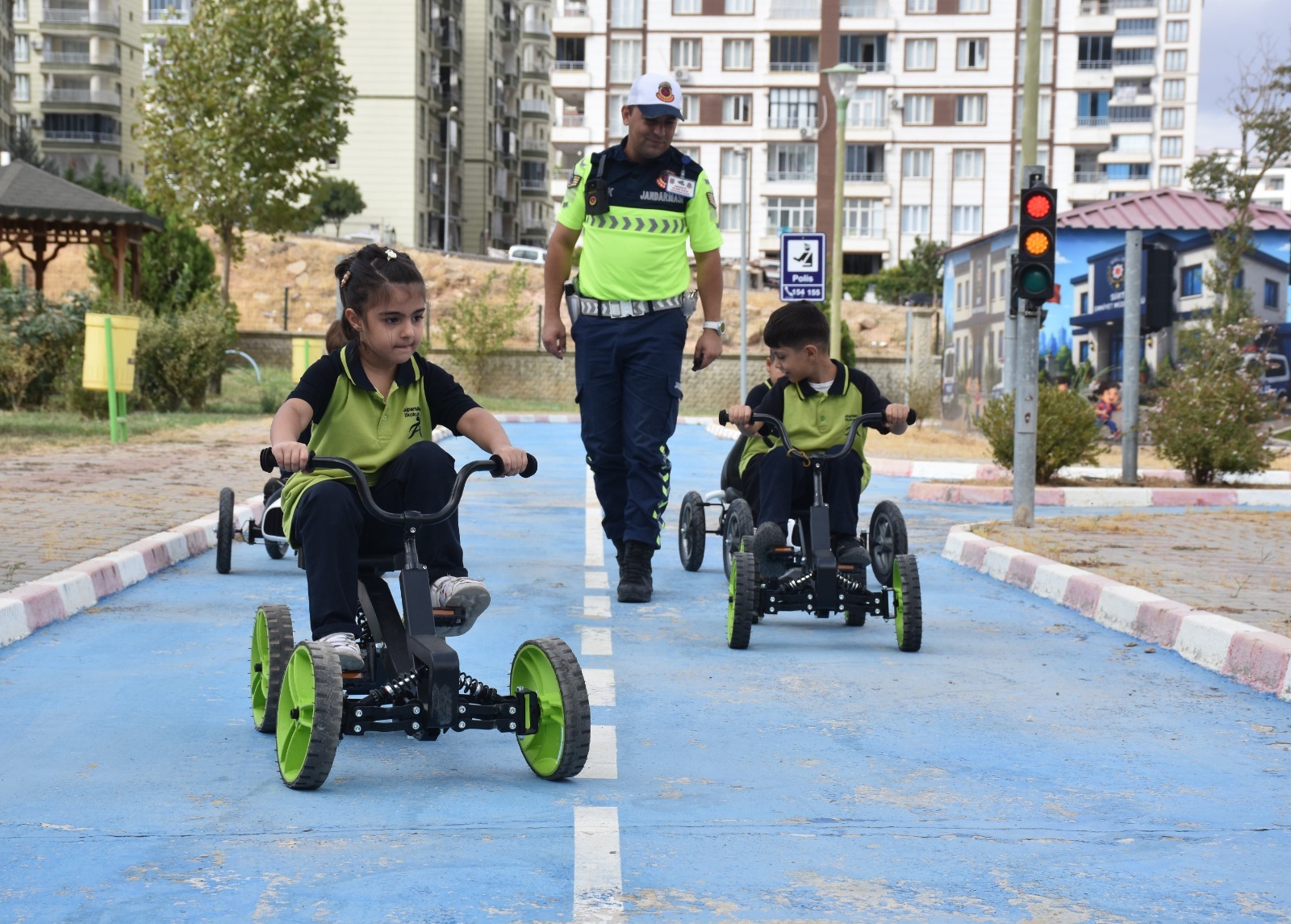 Siirt’te çocuklara trafik güvenliği eğitimi verildi