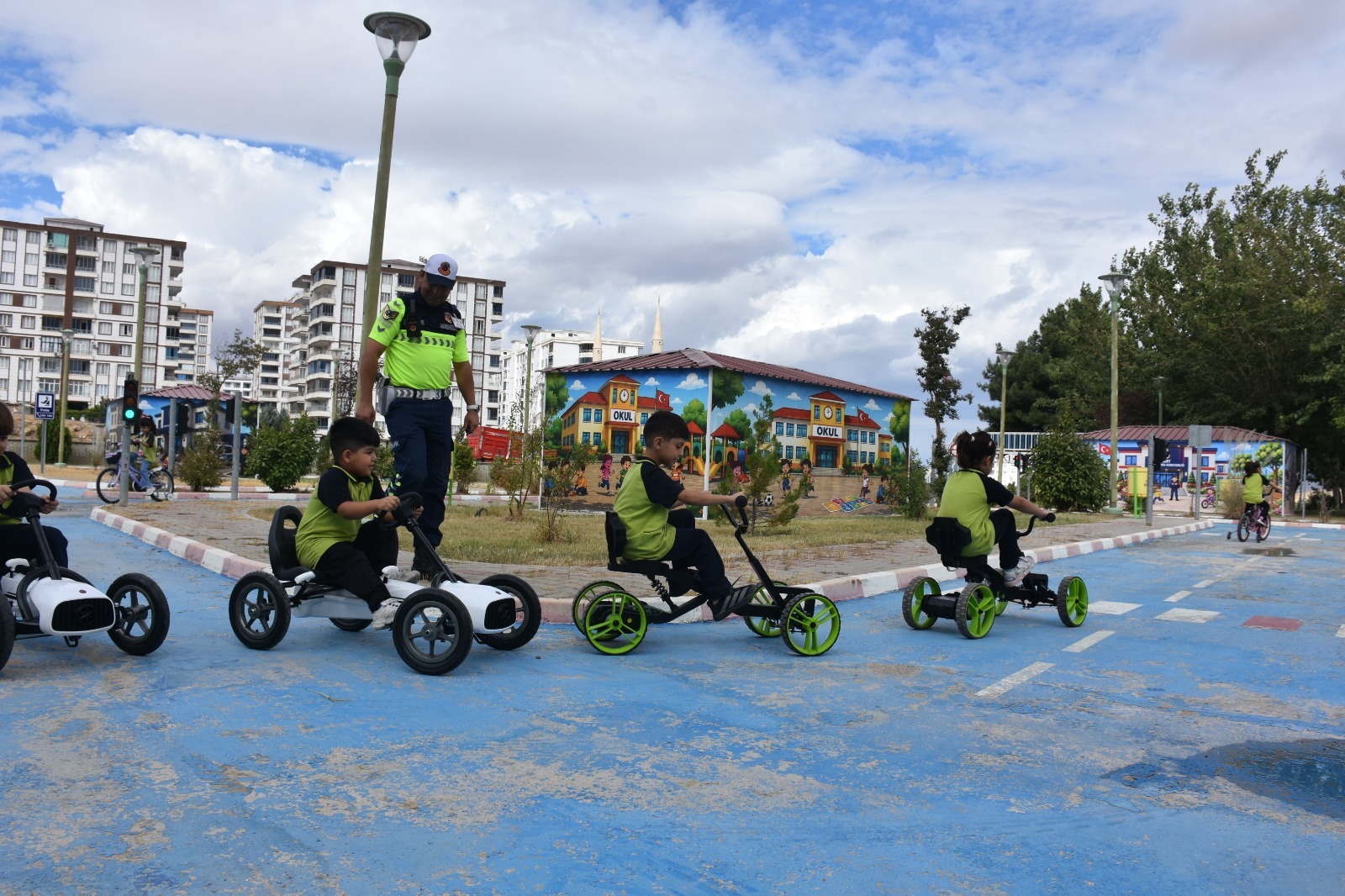 Siirt’te çocuklara trafik güvenliği eğitimi verildi