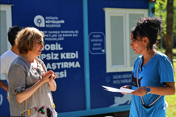 Antalya’da Mobil Kısırlaştırma Ünitesi Karaalioğlu Parkı’nda hizmete başladı