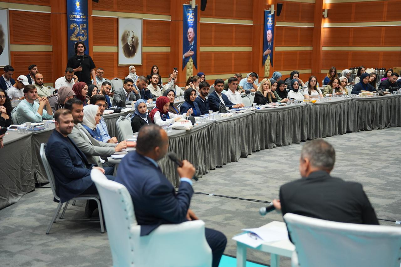 İstanbul’da gençler için Diplomasi Atölyesi başladı