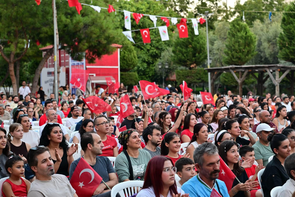 Dokumapark’ta A Milli Kadın Voleybol Takımı’nın Avrupa şampiyonluğu kutlandı