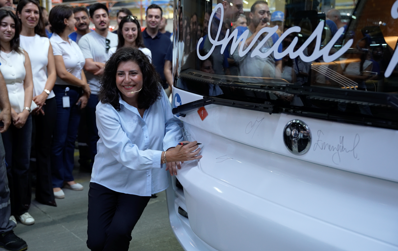 Türkiye’den dünya yollarına: TEMSA’nın 26 bininci otobüsü Avenue Neo banttan indi