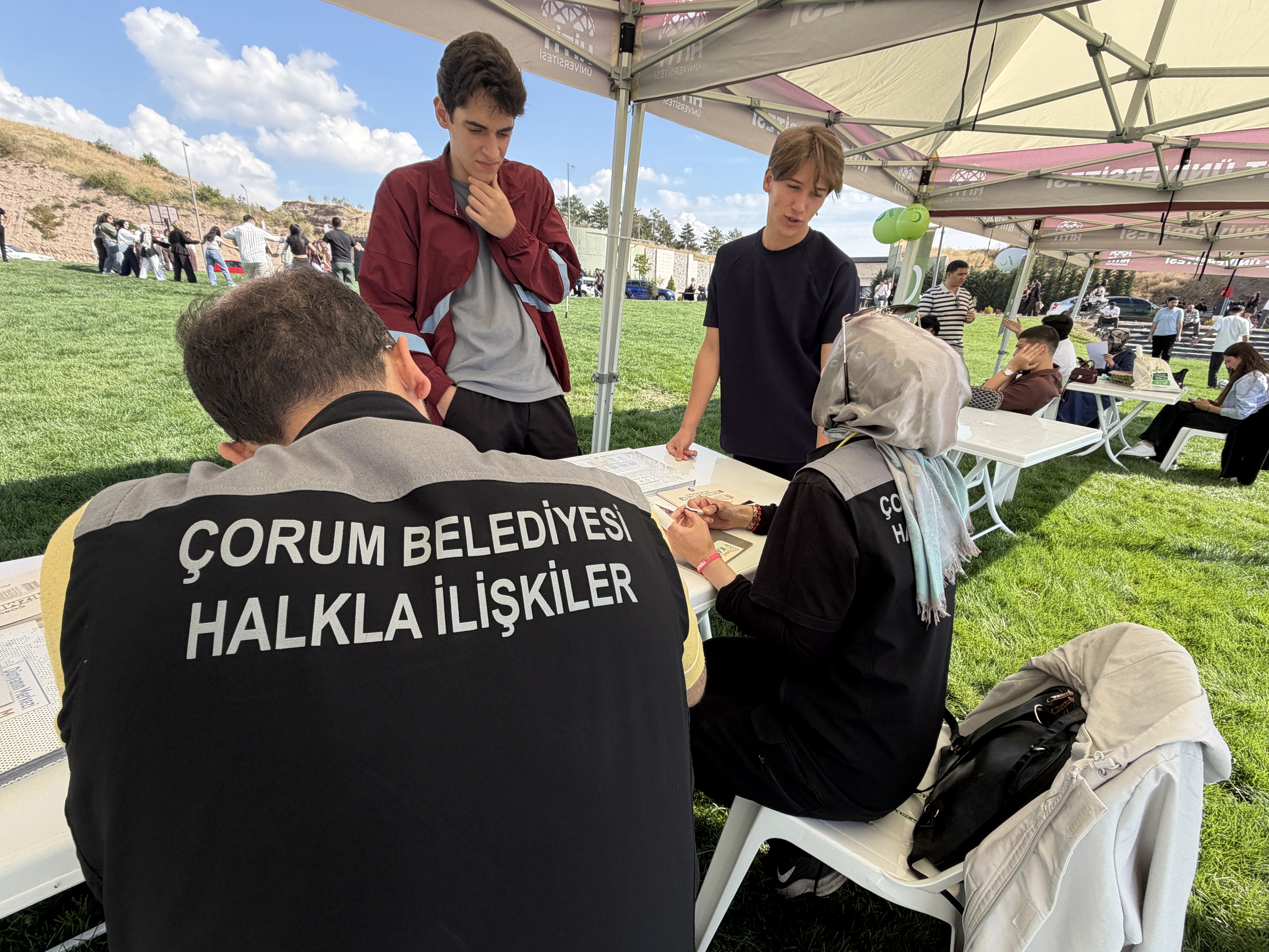 Çorum Belediyesi üniversite öğrencilerini kampüste karşılıyor