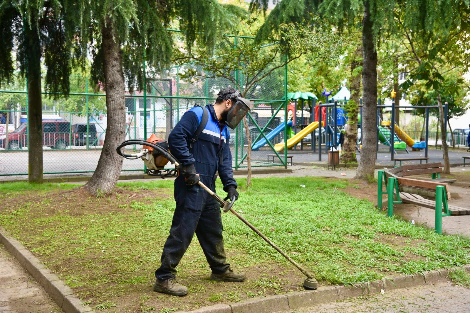 Giresun Belediyesi ekipleri kent genelinde çalışmalarını sürdürüyor