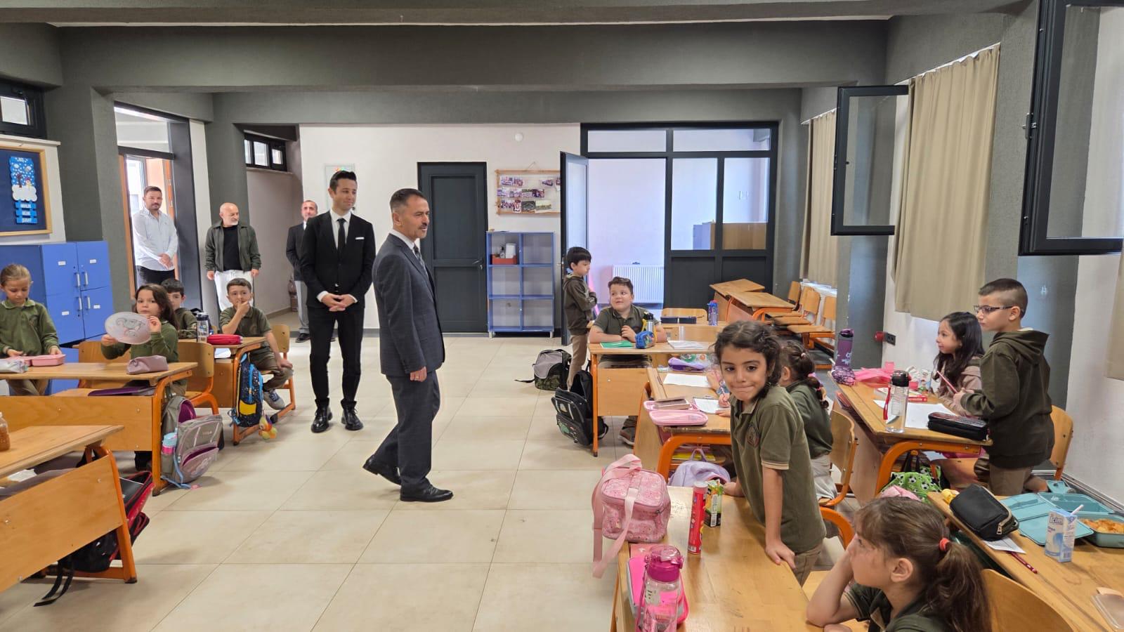 Kocaeli Valisi Aktaş, yeni eğitim yılı öncesi okulları ziyaret etti