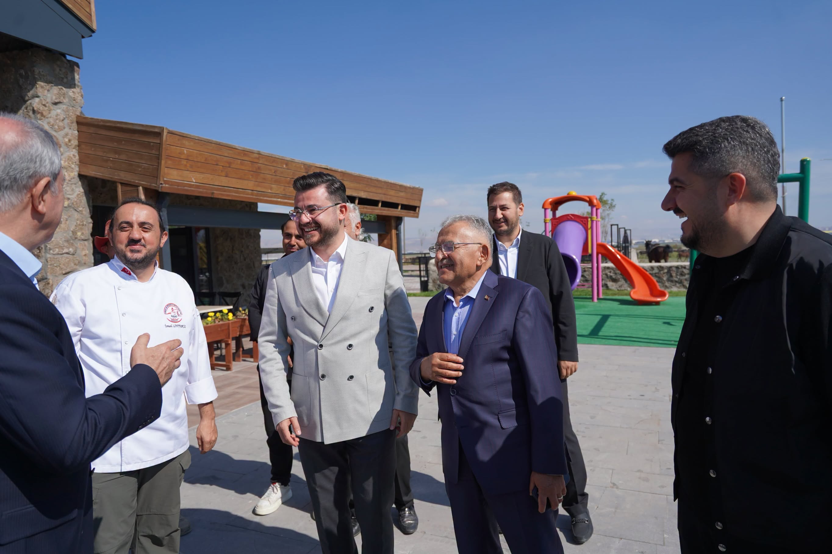 Kayseri’de Büyükkılıç’tan Hürmetçi, sanayiciler ve muhtarlara ziyaret