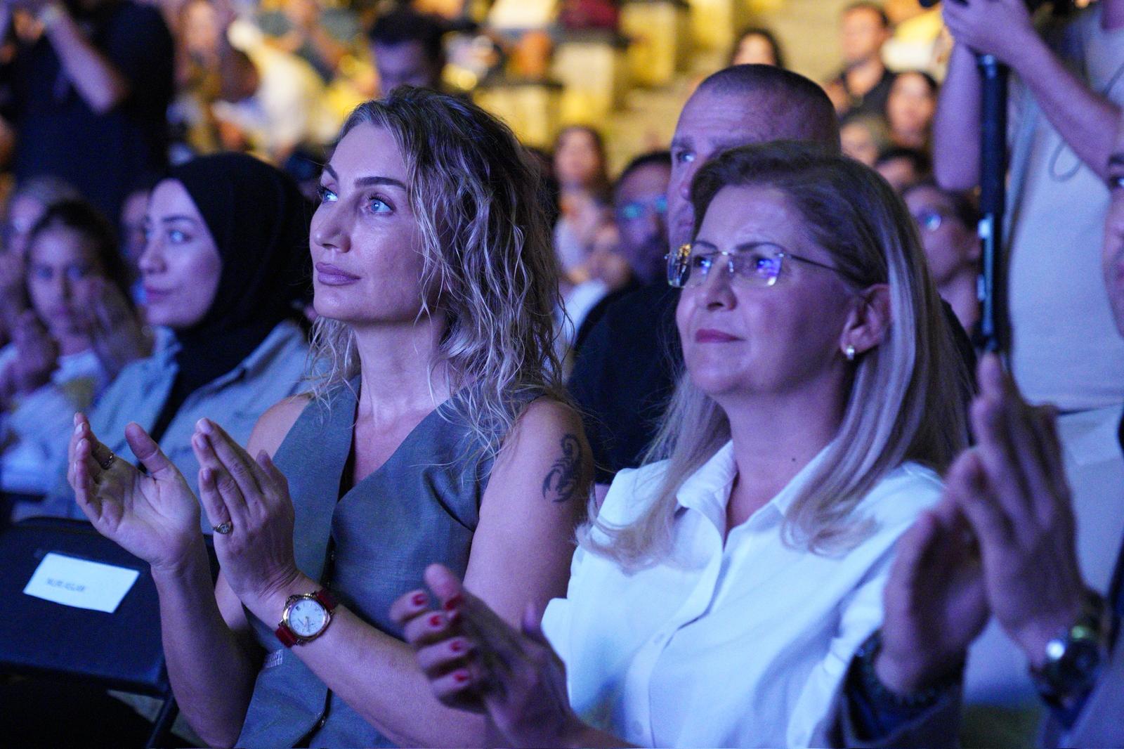 Harbiye’de üniversiteli genç kadınlar için dayanışma konseri