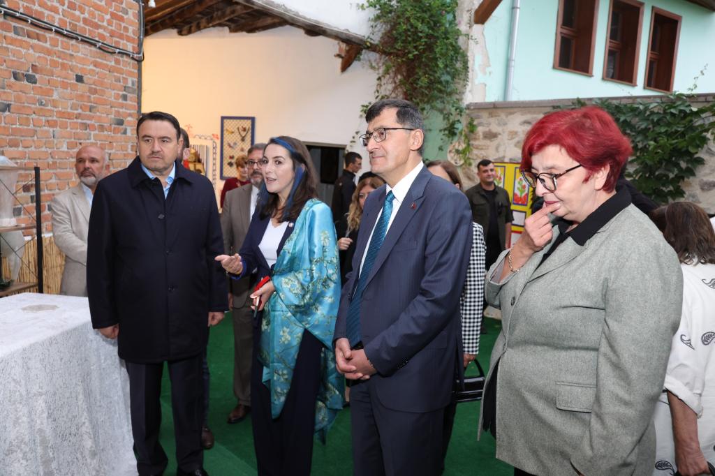 Kütahya’da kadın kooperatifi ve derneğinin yeni hizmet binası açıldı