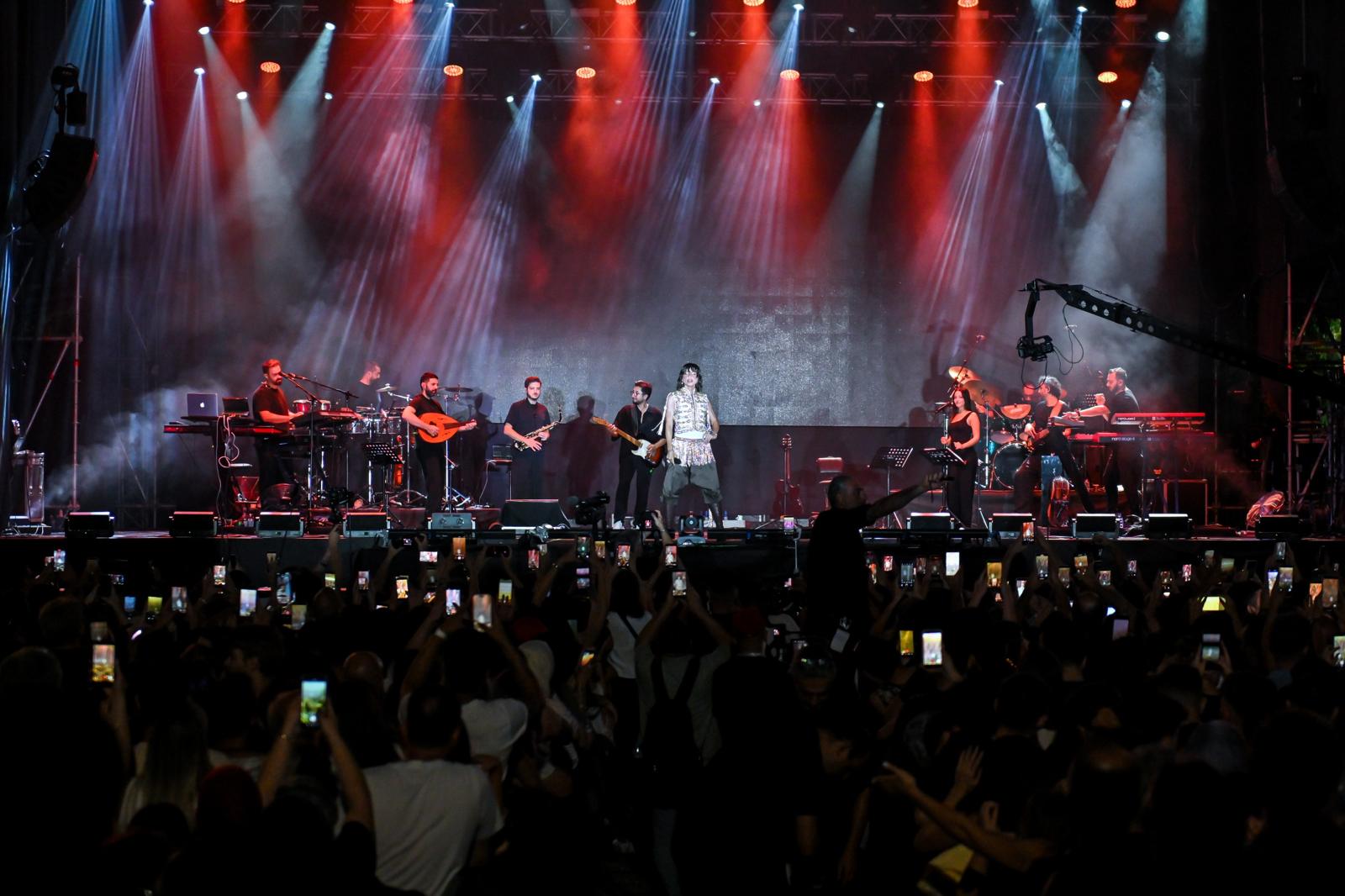 İEF’de müzik ve mizah bir arada