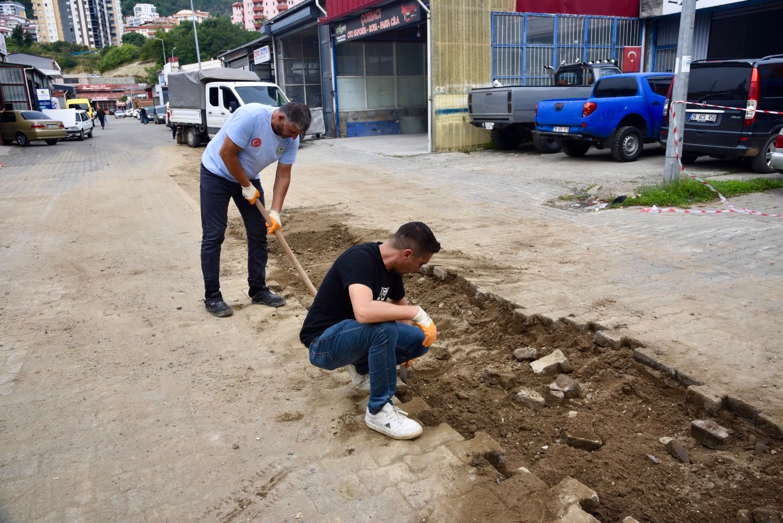 Giresun Belediyesi ekipleri kent genelinde çalışmalarını sürdürüyor