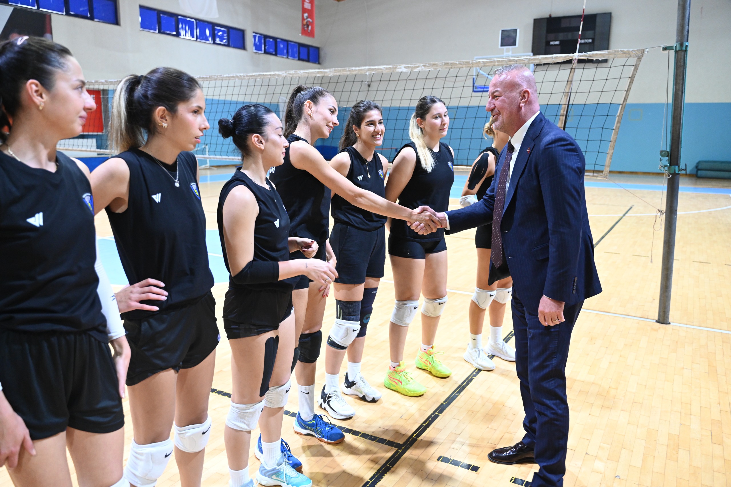 Karacabey Belediyespor Kadın Voleybol Takımı yeni sezona hazırlanıyor