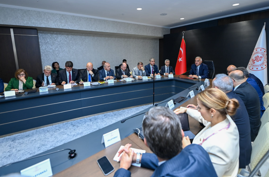 Bakan Ersoy Kahramanmaraş’ta deprem bölgesindeki kültür varlıklarını görüştü