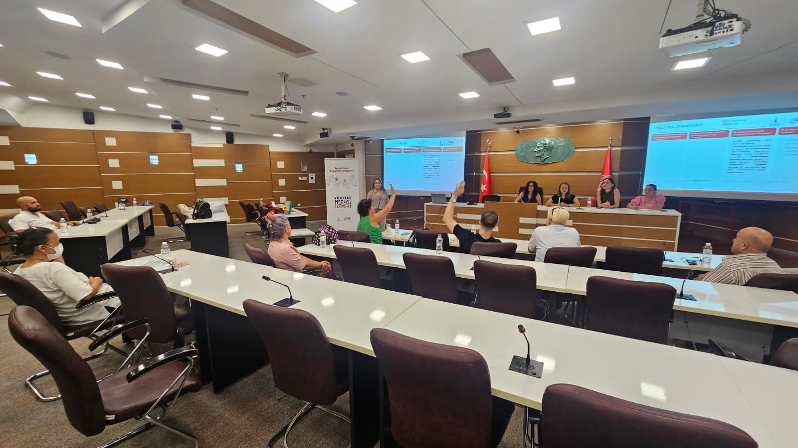İzmir’de yurttaşların önerileri karara dönüşüyor