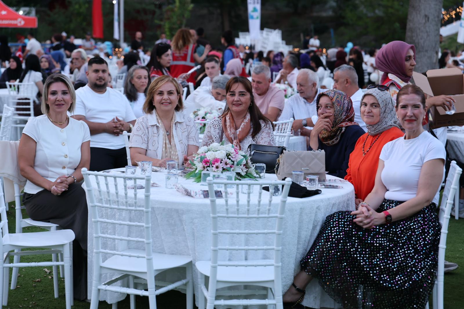 İzmit Belediyesi 102 çocuk için mevlit programı düzenledi