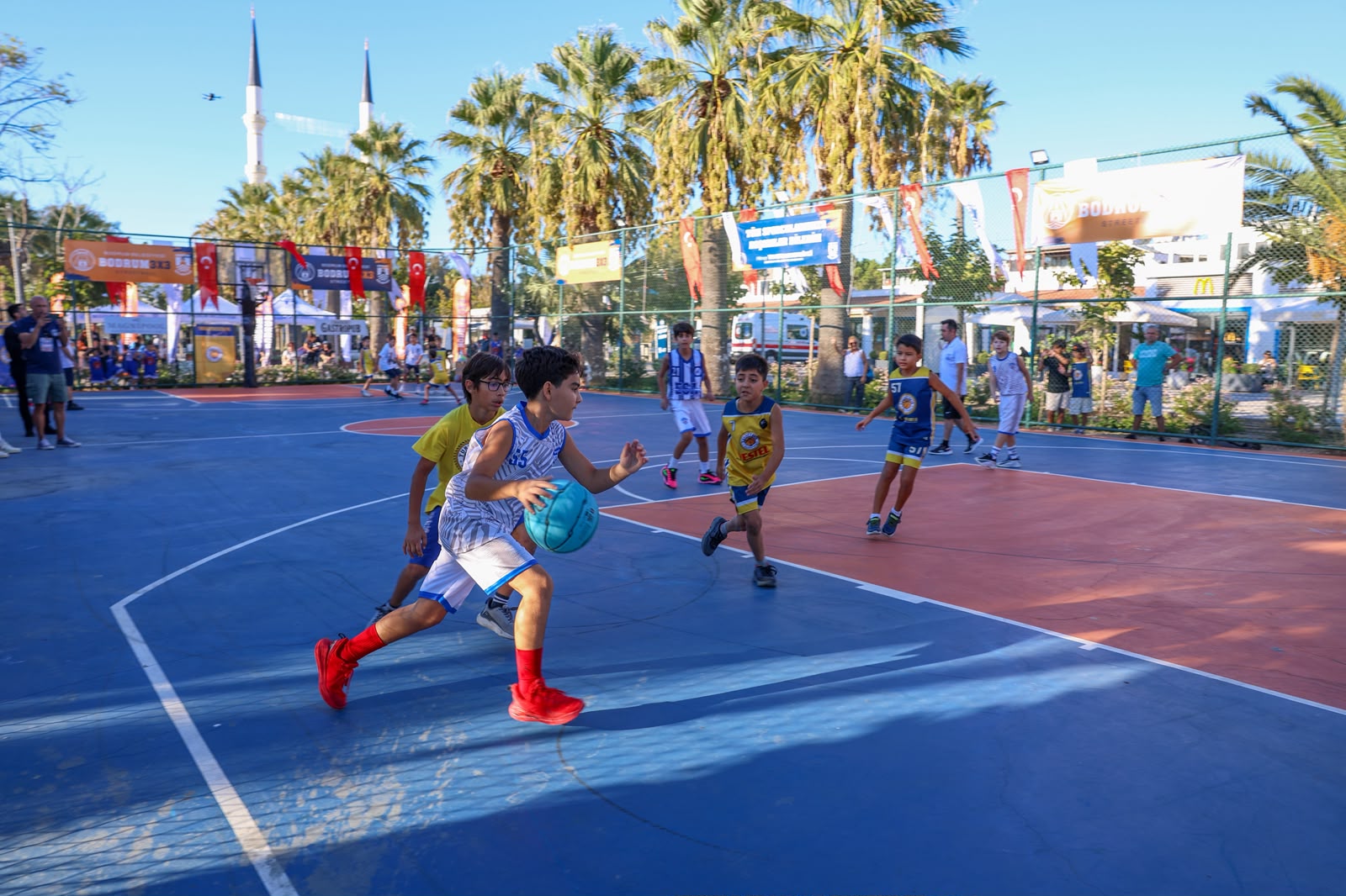 Bodrum 3×3 Streetball turnuvası Turgutreis’te başladı