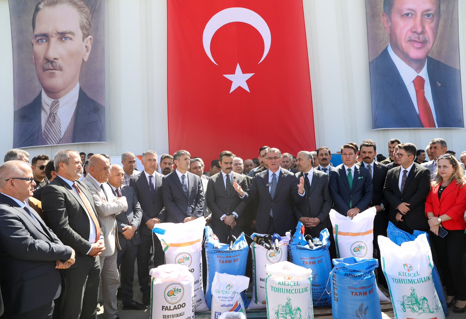 Vanlı çiftçilere 4 yılda 14 bin ton sertifikalı tohum desteği