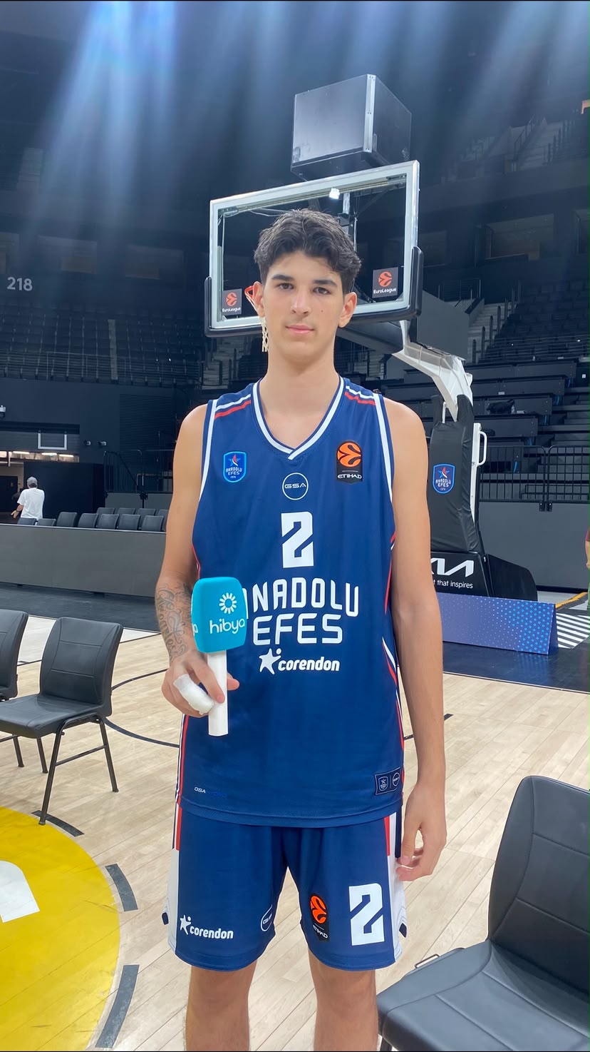 Darius Karutasu: Anadolu Efes forması her küçük oyuncunun hayalidir