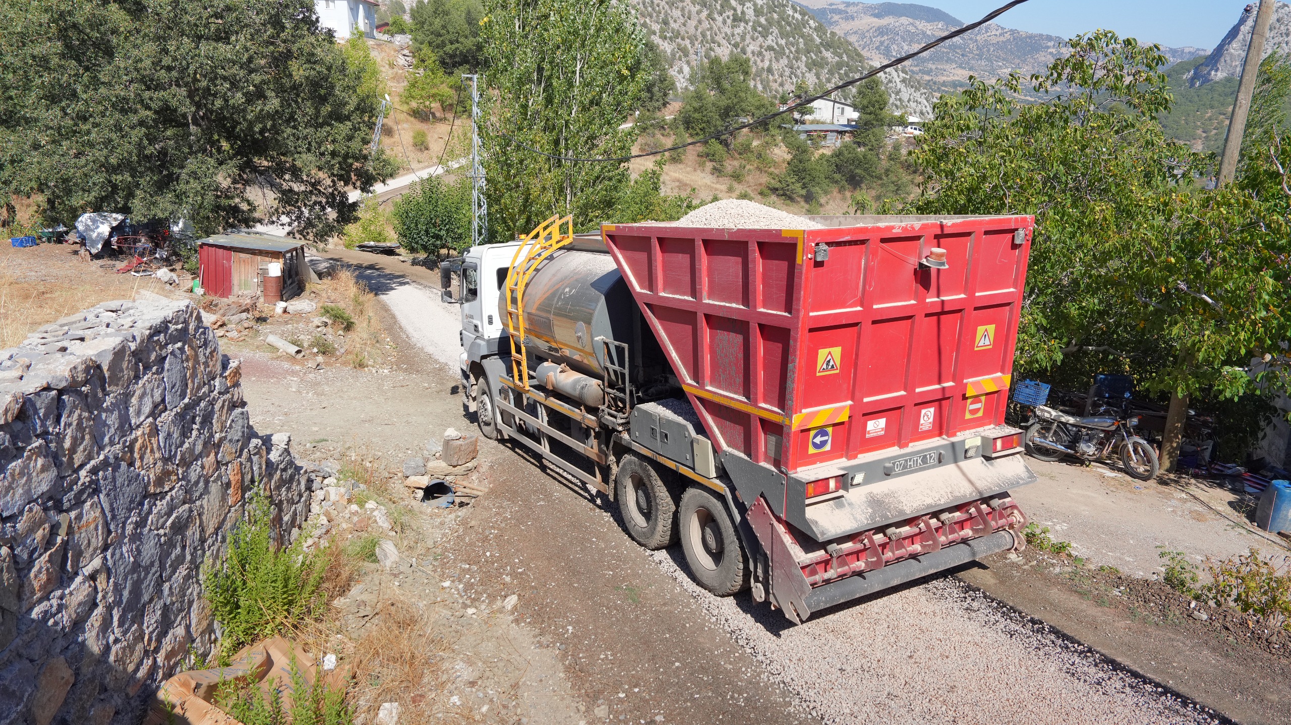 Karapınar’da 6,5 kilometrelik yol asfaltlanıyor